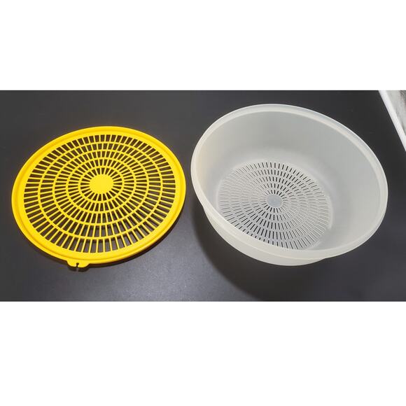 Tupperware Fruit/Veggie Washer Colander Strainer Flow Through Lid 1835 - Picture 3 of 3